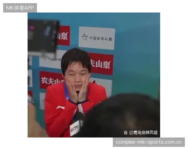 跳水少女运动员入水瞬间收获满分：一场优雅与坚韧的完美交锋